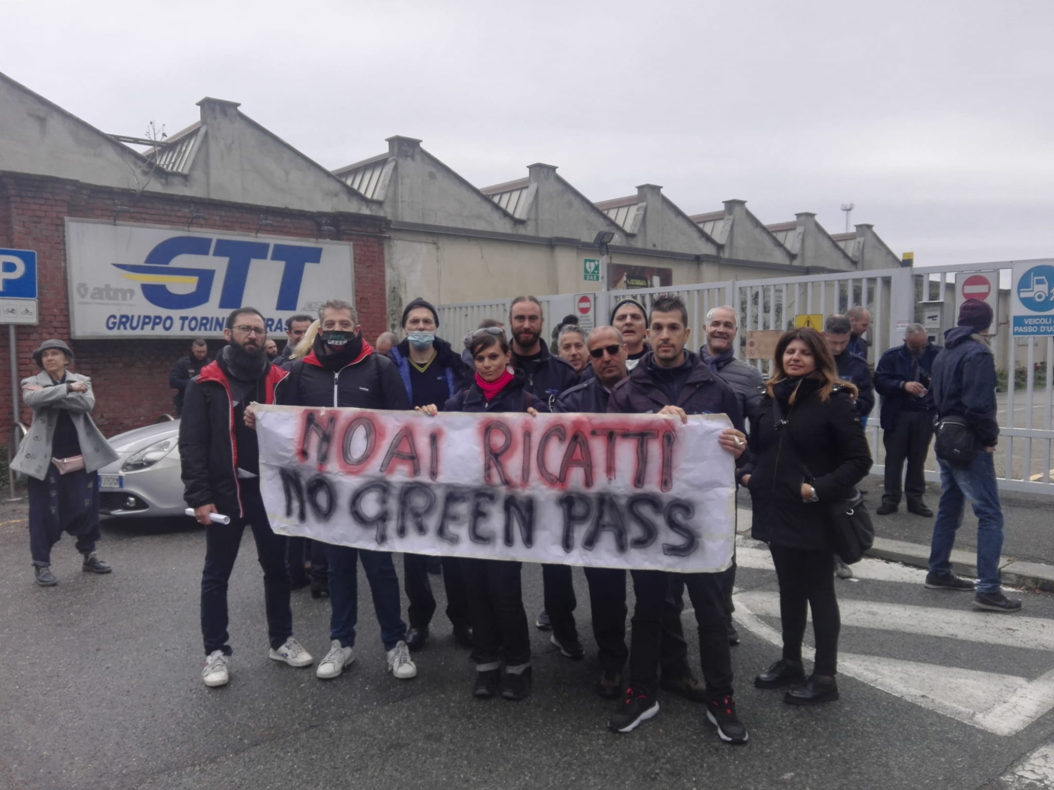 Torino Il Lavoratori No Green Pass In Piazza Natale O