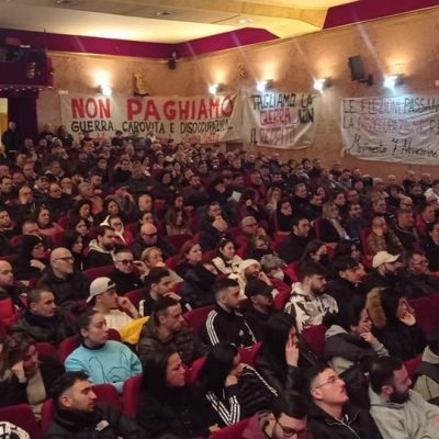 napoli disoccupati assemblea teatro