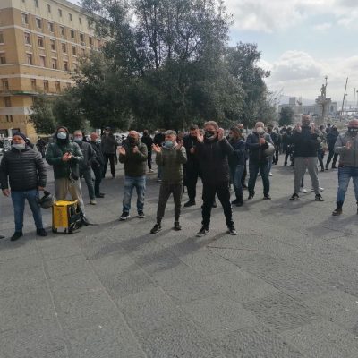 napoli disoccupati comune protesta