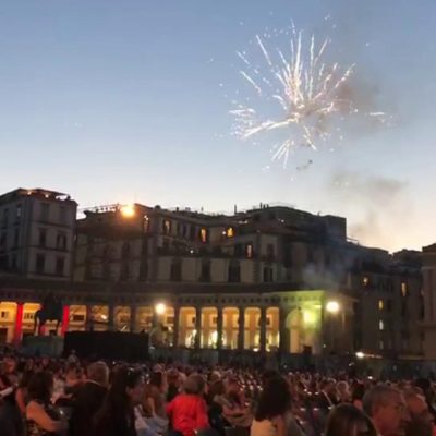 napoli disoccupati fuochi tosca