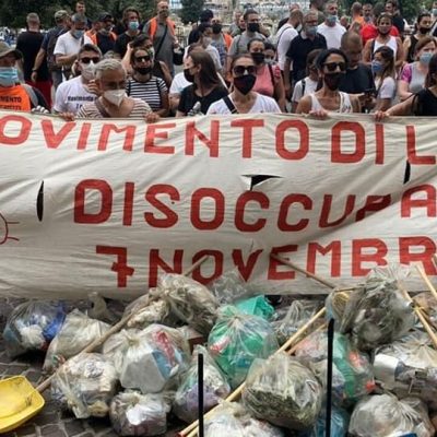 napoli disoccupati immondizia rifiuti