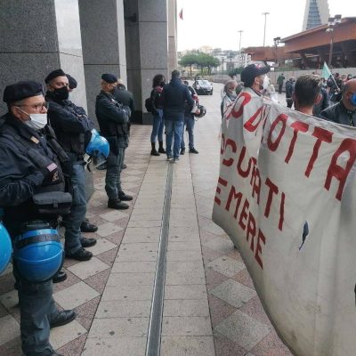 napoli disoccupati polizia