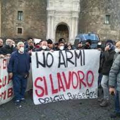 napoli draghi armi lavoro
