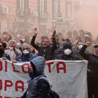 napoli guerra militarismo disoccupati carovita