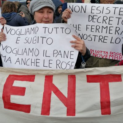 napoli lavoratori sanità disoccupati prefettura pane e rose