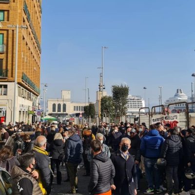 napoli lavoratori spettacolo mercadante