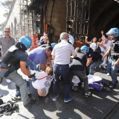 operai napoli fermati