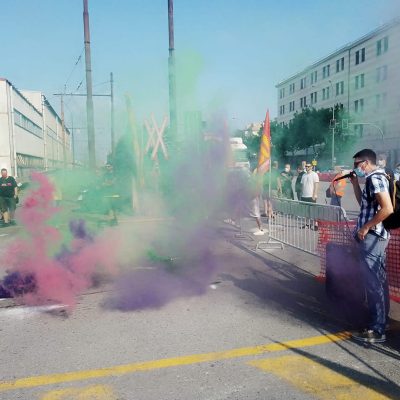 portuali sciopero lavoratori